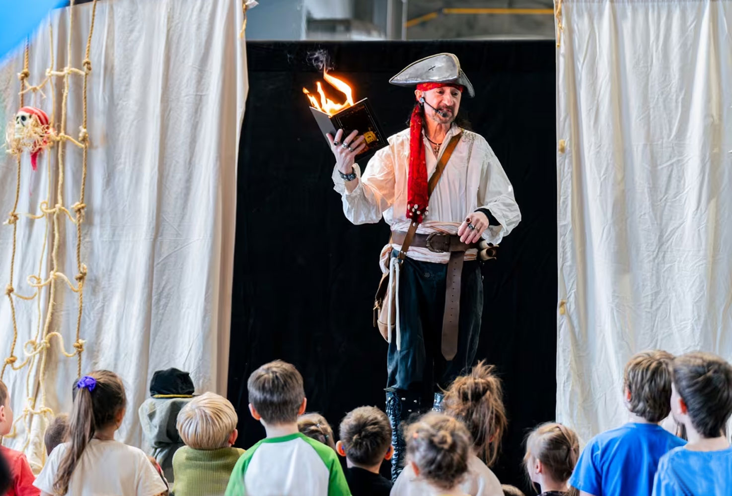 Capitaine Loran sur scène